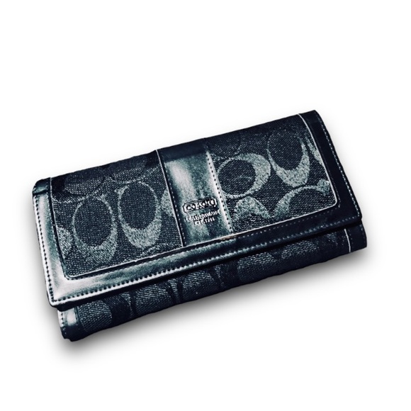 Coach Clutch / Wallet • Black Monogram Signature Tri-Fold Bag - Picture 7 of 7